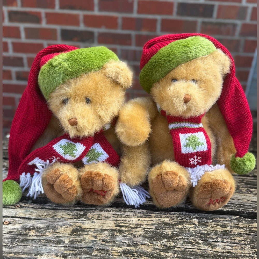 Vintage Pair (2) 2003 Dillard’s Department Store Plush Christmas Teddy Bears M2